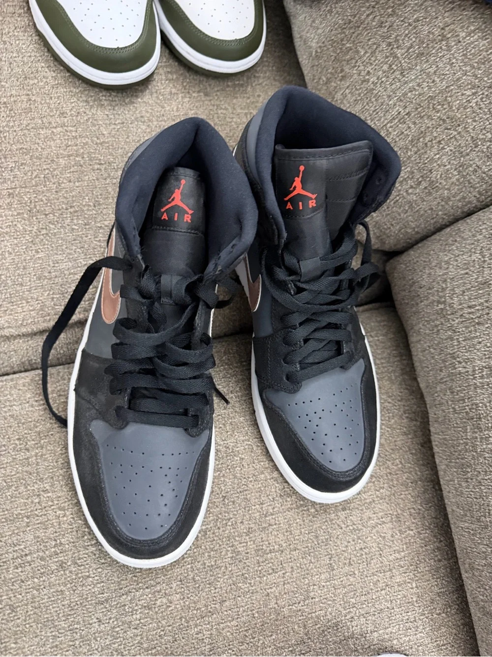 Jordan Womens High-Top Sneakers in Black and Rose Gold